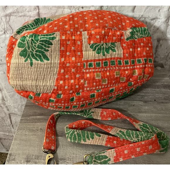 World Finds Hobo Large Bag Quilted, Stitched - Picture 7 of 12